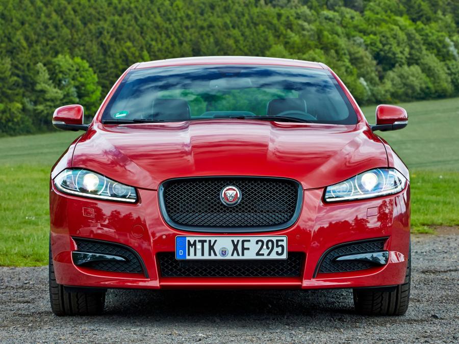  Jaguar XF R-Sport 2015 года  (фото 2 из 22)
